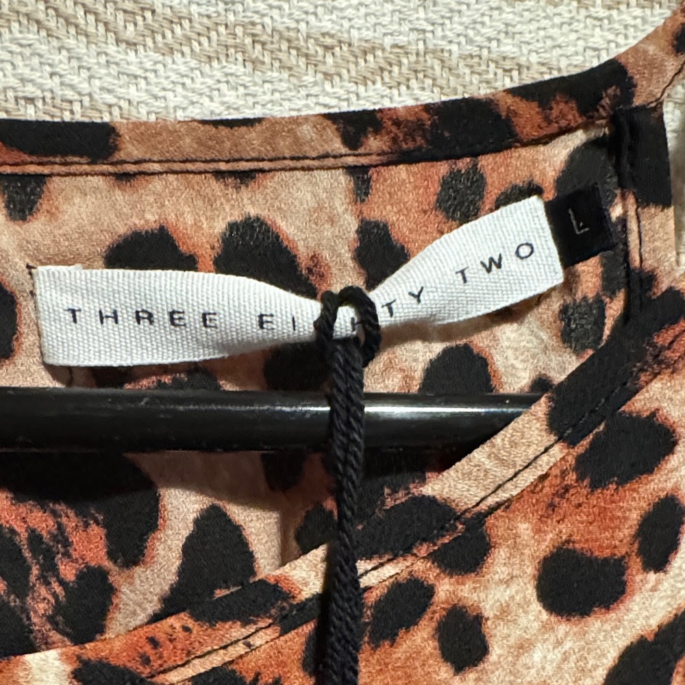 Leopard Print Women's Top - Picture 2 of 7
